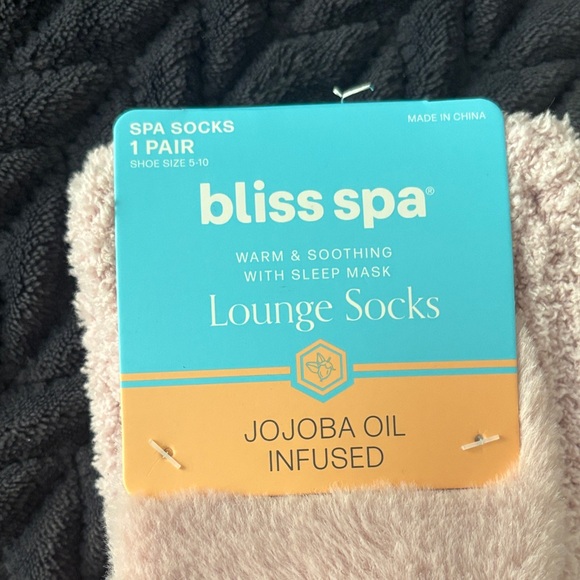 Bliss Spa Jojoba Oil Infused Lounge Socks and Sleep Mask - Pink - Picture 2 of 3